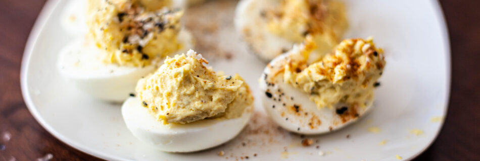 Instant pot deviled eggs everything but the bagel seasoning